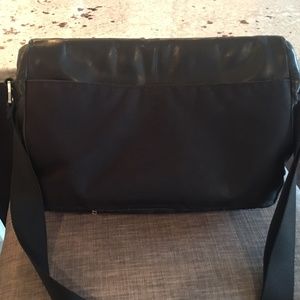 Knomo leather shoulder bag (men's)
